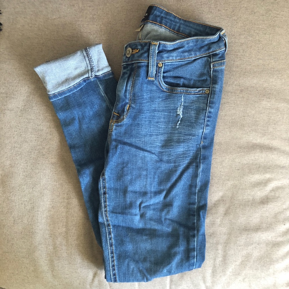 Just Black light wash skinny jeans size 28